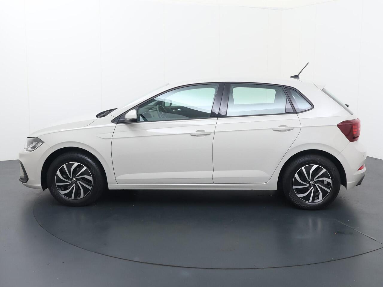 Volkswagen POLO 1.0 TSI Life | 95 PK | Adaptive cruise control | Parkeersensoren | Navigatiesysteem |