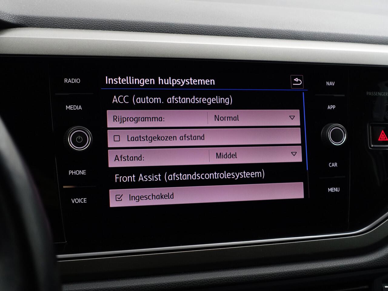 Volkswagen POLO 1.0 TSI R Line Aut- Carplay, Android Auto, Led, Privacy Glass, Navigatie, Cruise