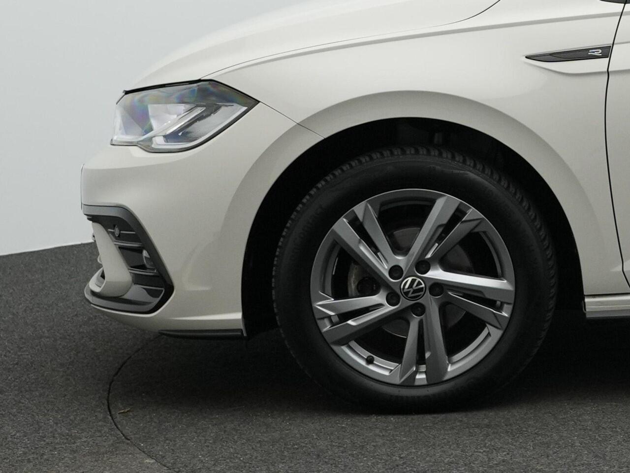 Volkswagen POLO 1.0 TSI 95 pk R-Line | Parkeersensoren voor/achter | Adaptive Cruise | Carplay