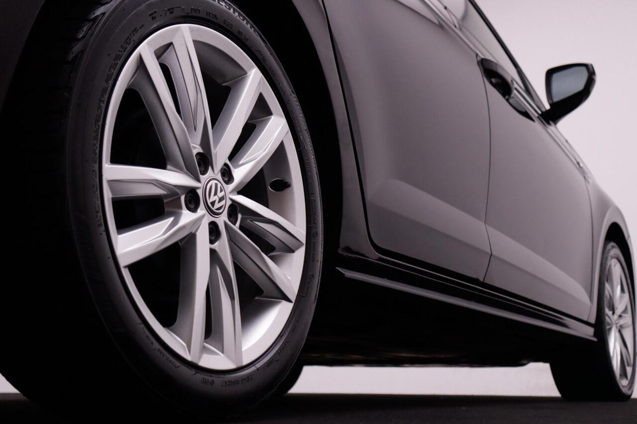 Volkswagen POLO 1.0TSI Highline Business R 1e EIG | ORIGINEEL NL | CARPLAY | LEDER | STOELVERW | ACC | NAVI | DAB | CLIMA | LMV 17''