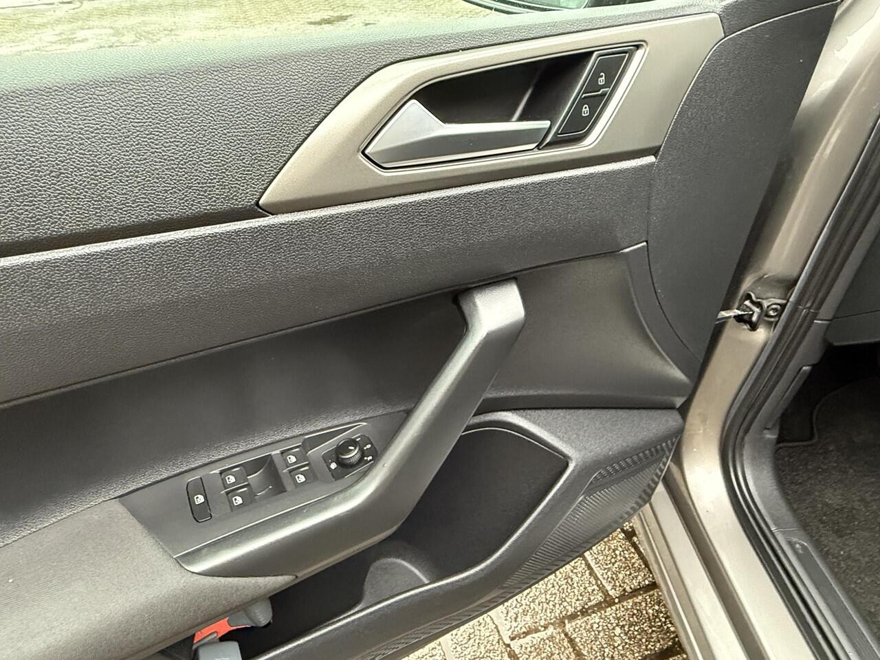 Volkswagen POLO 1.0 TSI Comfortline / Airco/ Navigatie/ Cruise/ Apple carplay/