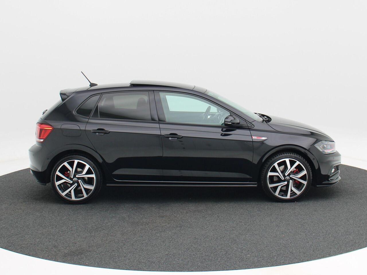 Volkswagen POLO 2.0 TSi GTi 200 Pk Automaat | Panoramadak | Adaptive Cruise | Full LED | Stoelverwarming | Navigatie | Camera | Carplay | 18 Inch | 132.738 Km!!