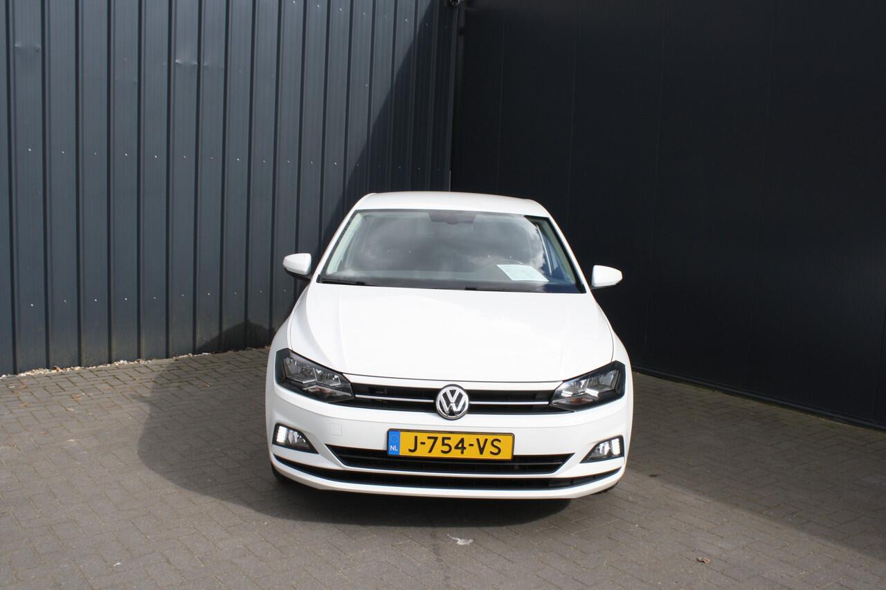 Volkswagen POLO 1.0 TSI Comfortline - AUTOMAAT - NAVIGATIE - AIRCO - 5-DEURS - RIJKLAAR