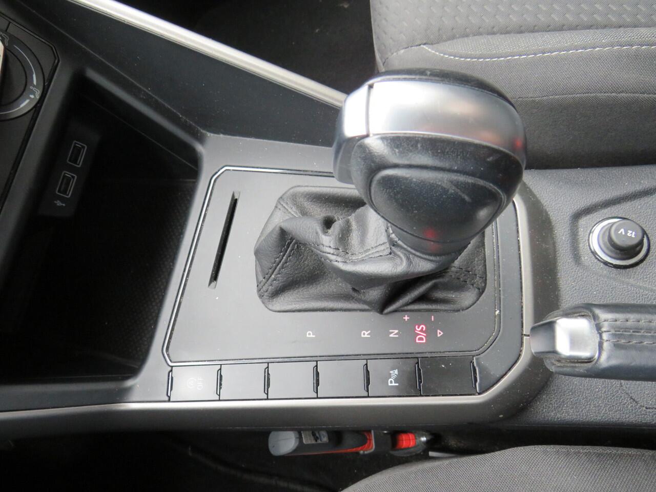 Volkswagen POLO 1.0 TSI 95Pk Automaat Comfortline EXE * Rijklaarprijs incl. garantie * DSG * Navigatie * Parkeersensor V+A * ACC * Carplay Android *