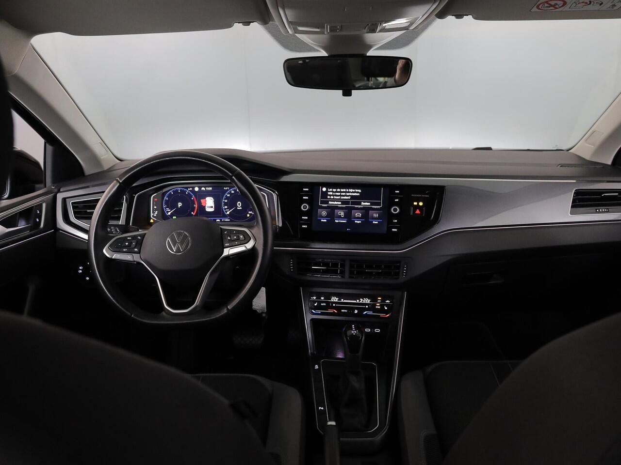 Volkswagen POLO 1.0 TSI Style 95 pk Automaat (DSG) | Navigatie | Parkeersensoren | Adaptieve cruise control | Matrix LED koplampen | Stoelverwarming |