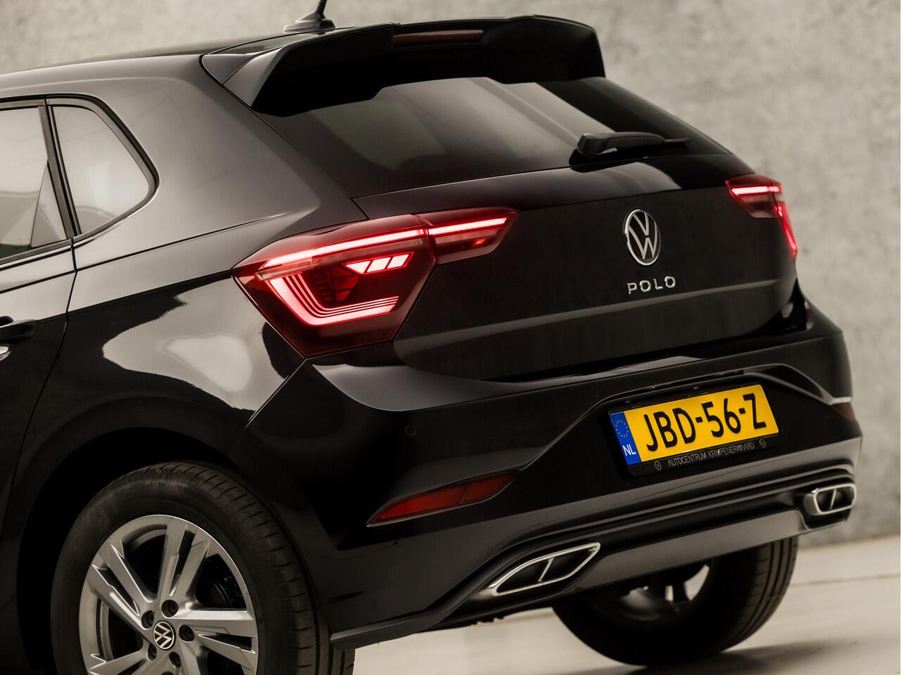 Volkswagen POLO 1.0 TSI R-Line Sport Automaat (2X R-LINE, VIRTUAL COCKPIT, APPLE CARPLAY, GRILL VERLICHT, CAMERA, STOELVERWARMING, SPORTSTOELEN, GETINT GLAS, DYNAMISCHE KNIPPERLICHTEN, ADAPTIVE CRUISE, NIEUWSTAAT)