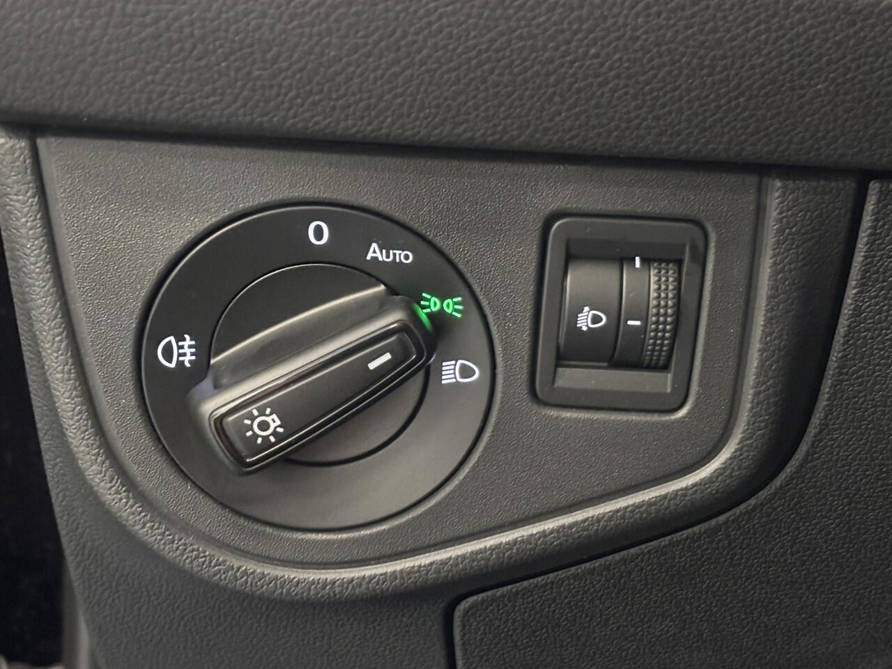 Volkswagen POLO 2025 Edition Black * 16 INCH * STOELVERWARMING * PDC