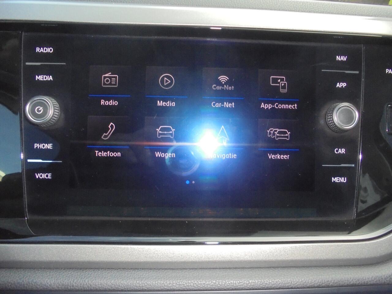 Volkswagen POLO 1.0 MPI Comfortline Business Navigatiesysteem, Parkeerassistentie, Airconditioning, Trekhaak, Lederen Bekleding