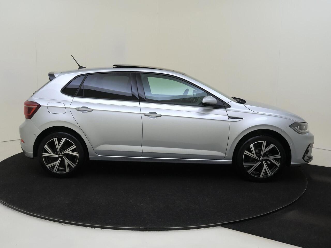 Volkswagen POLO R-Line Edition | 'App-Connect' draadloze smartphone integratie | Achterlichten LED | Afstandscontrolesysteem (Front Assist)