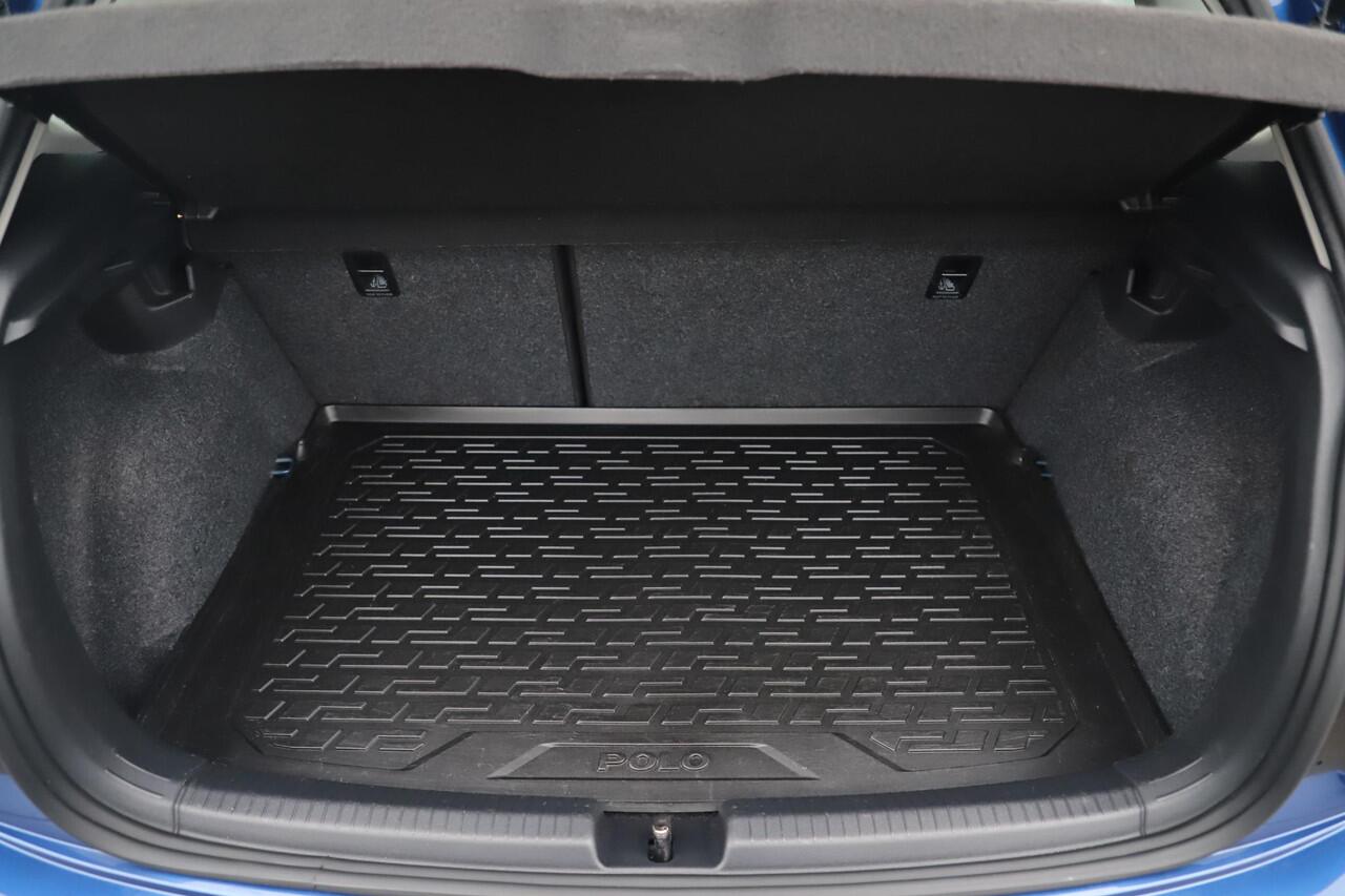 Volkswagen POLO 1.0 TSI Comfortline Business 95PK Navigatie Carplay Android Climate Control Adaptive Cruise 17 inch Pretoria Zwarte Velgen Parkeersensor