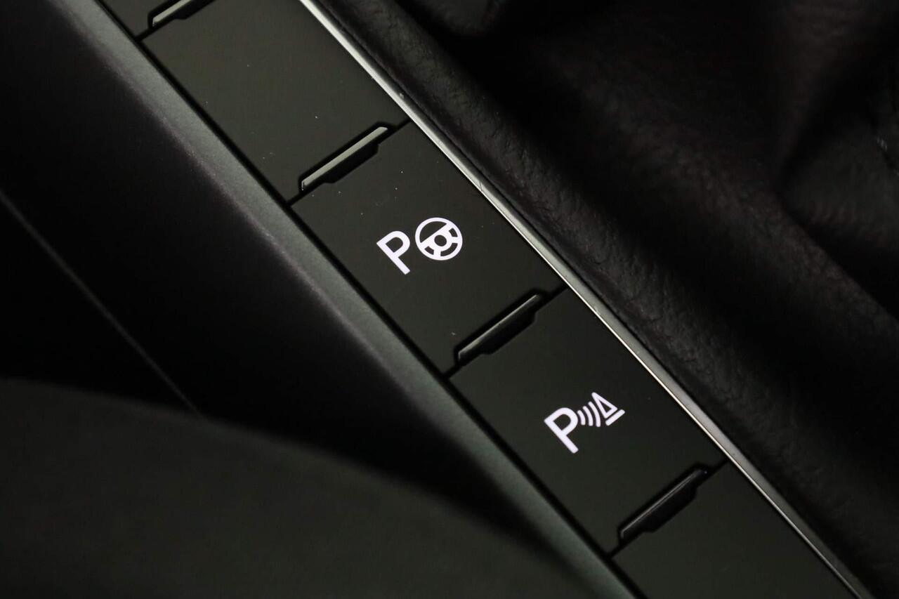 Volkswagen POLO R-Line Edition 1.0 TSI 95PK | IQ Light | Camera | Stoelverwarming | ACC