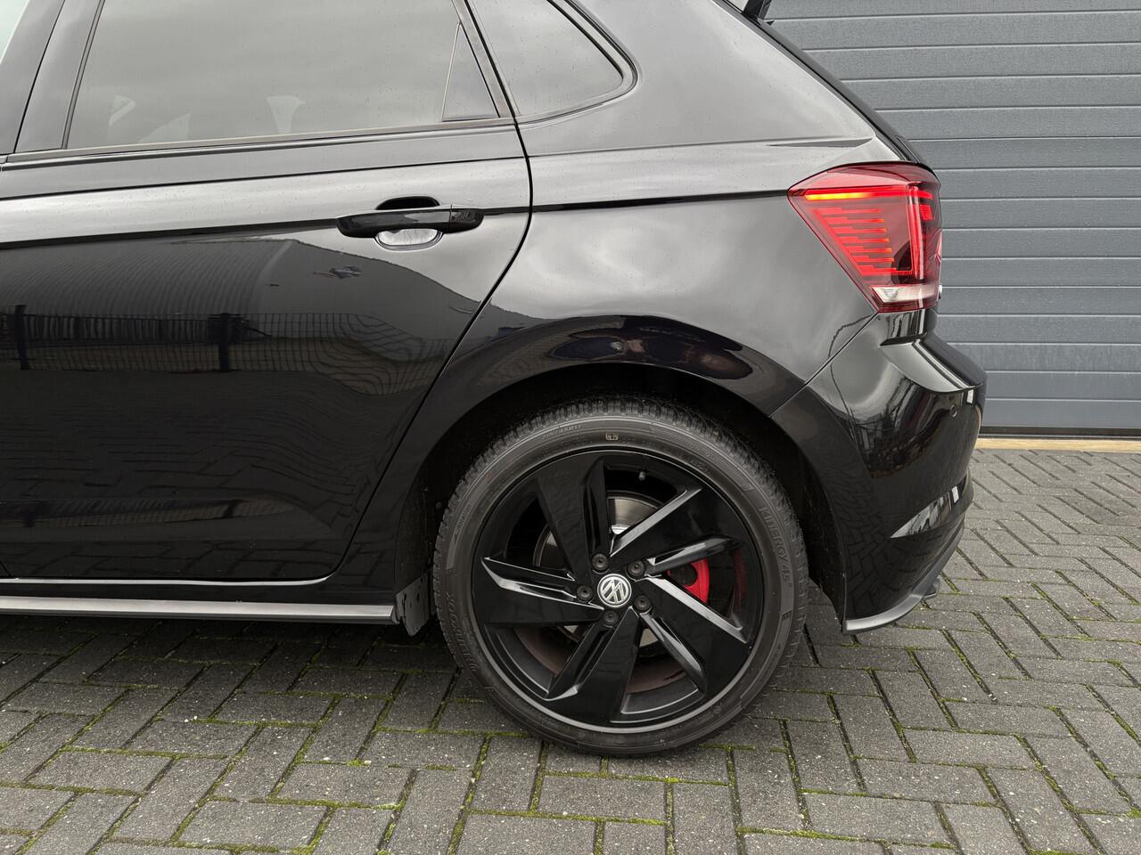 Volkswagen POLO 2.0 TSI GTI DSG / LED / PDC / CARPLAY / CLIMA