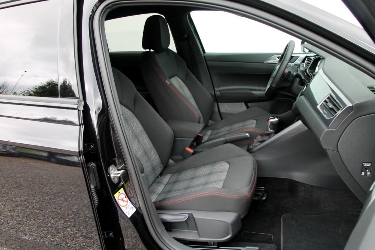 Volkswagen POLO 2.0 TSI GTI - 207 pk **Beats / IQ Light / Carplay