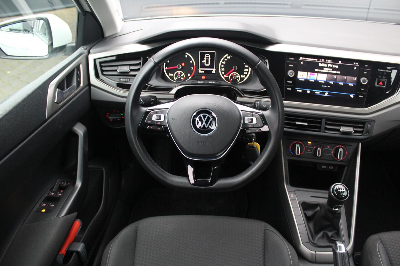 Volkswagen POLO 1.0 TSI Comfortline | incl. 12 maanden garantie | Adaptive cruise | Navi | Airco | Carplay | DAB+ | 15" LM velgen | Mistlampen voor | Isofix | Origineel NL auto | Dealer onderhouden |