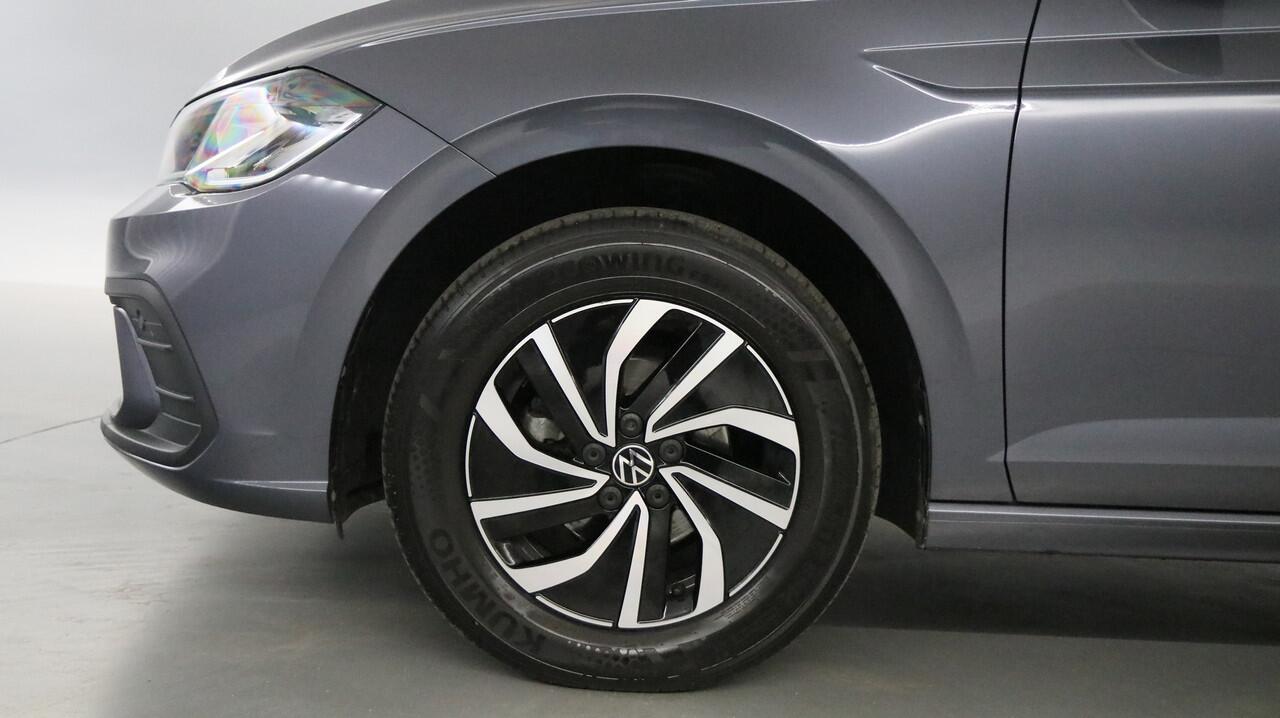 Volkswagen POLO 1.0 TSI 96pk Life Edition DSG / Navigatie / LED Koplampen / Stoelverwarming