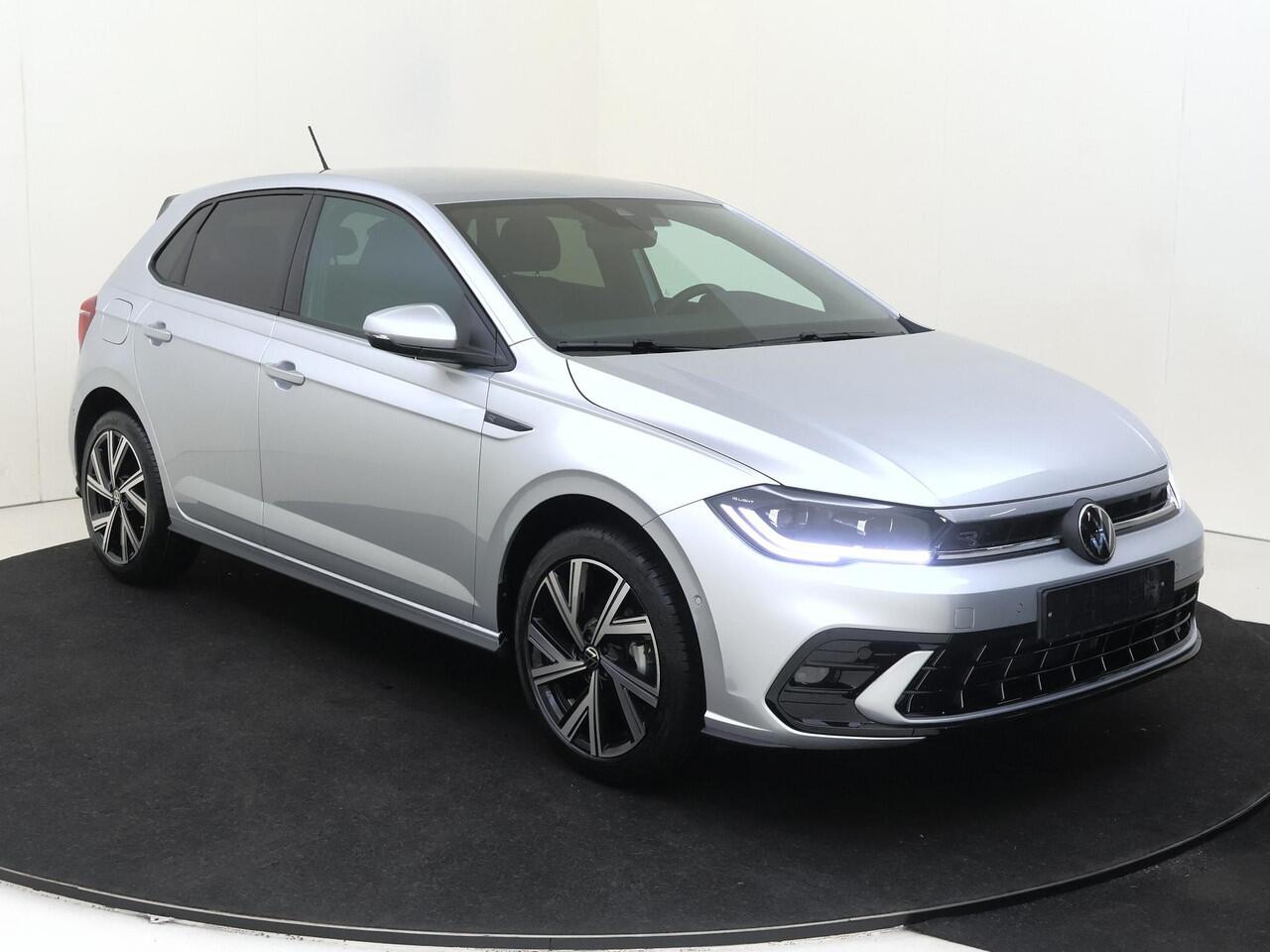 Volkswagen POLO R-Line Edition | 'App-Connect' draadloze smartphone integratie | Achterlichten LED | Afstandscontrolesysteem (Front Assist)