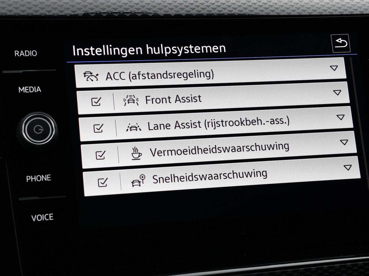 Volkswagen POLO Life Edition 1.0 TSI 95 PK 5 versn. Hand · Multimedia Pakket · Parkeersensoren voor en achter · Prijs is inclusief inruilpremie ·