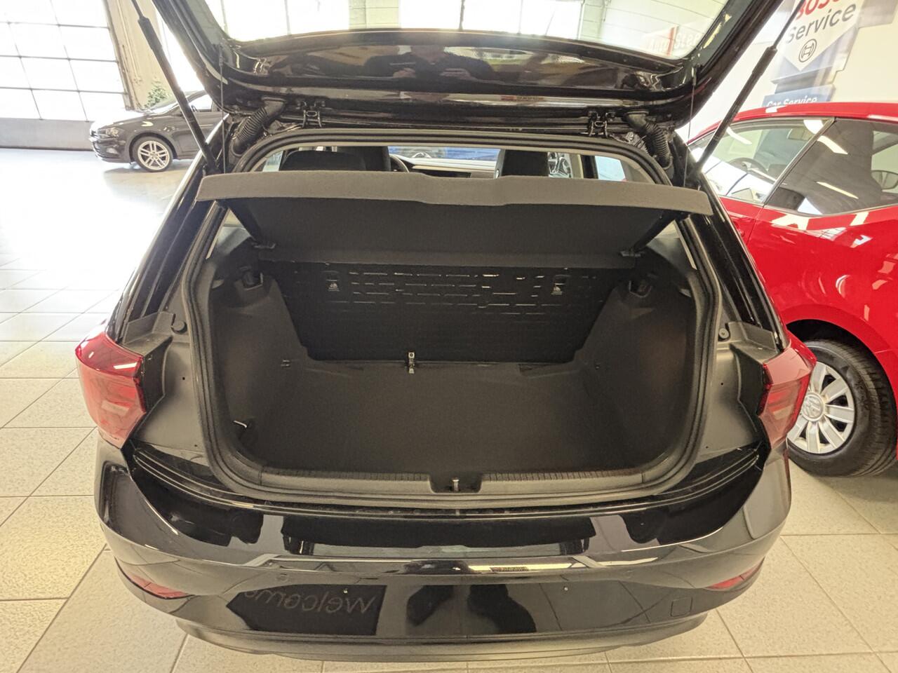 Volkswagen POLO 2025 Edition Black * 16 INCH * STOELVERWARMING * PDC