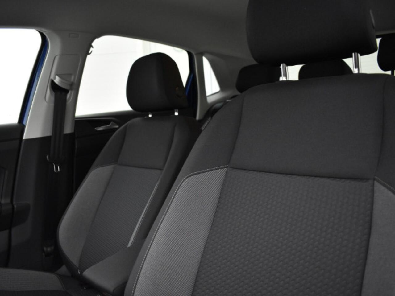 Volkswagen POLO Life Edition 1.0 TSI 95 pk 5 versn. Hand · Achteruitrijcamera · Regensensor ·