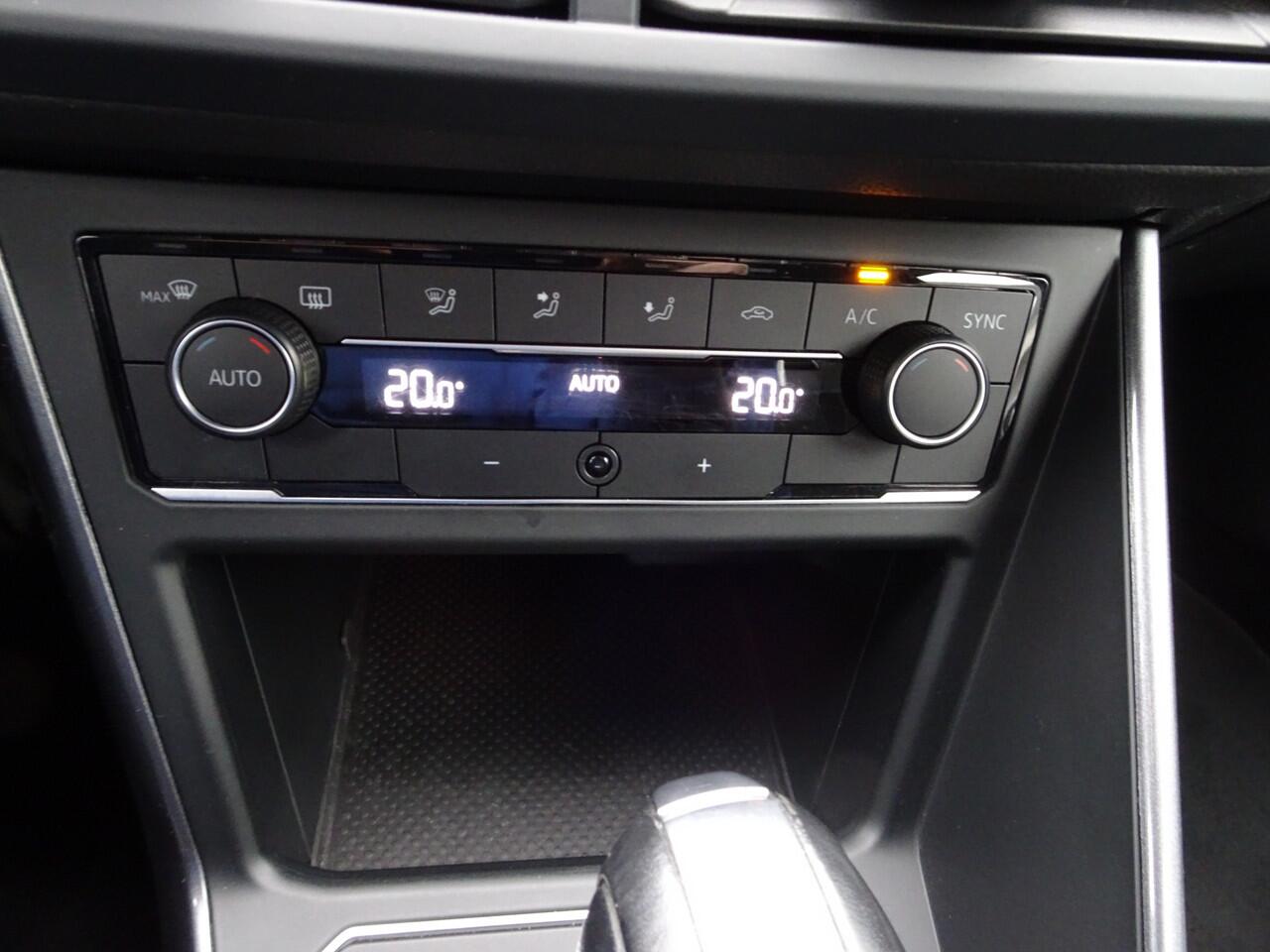 Volkswagen POLO 1.0 TSI Highline Automatische airco, trekhaak, automaat, navigatie, parkeersensoren, cruise controle, sportstoelen, licht metalen velgen, enz. GEEN IMPORT