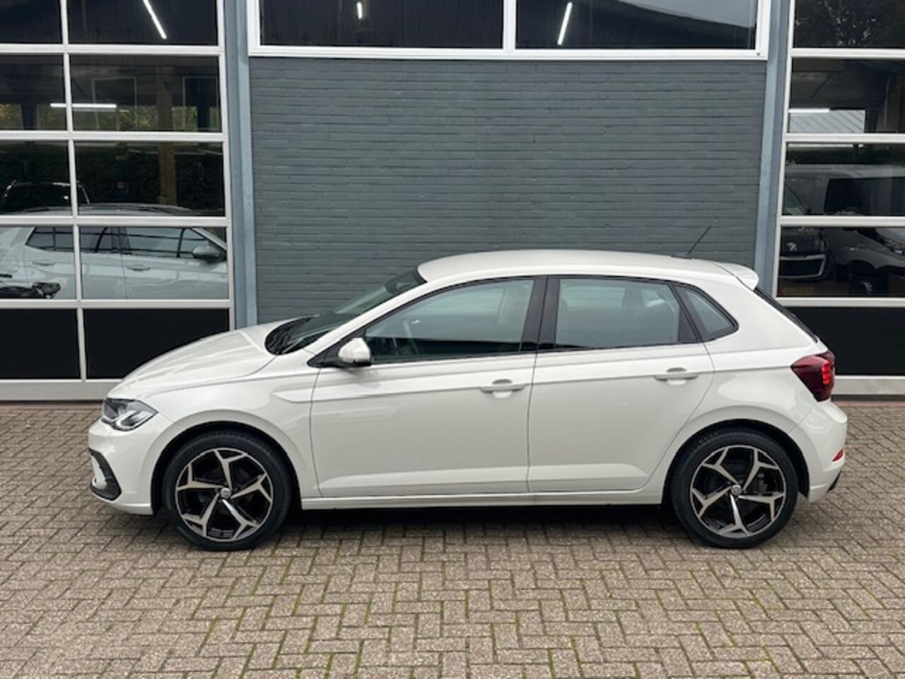 Volkswagen POLO 1.0 TSI Life Edition / Led koplampen / Parkeersenoren V+A
