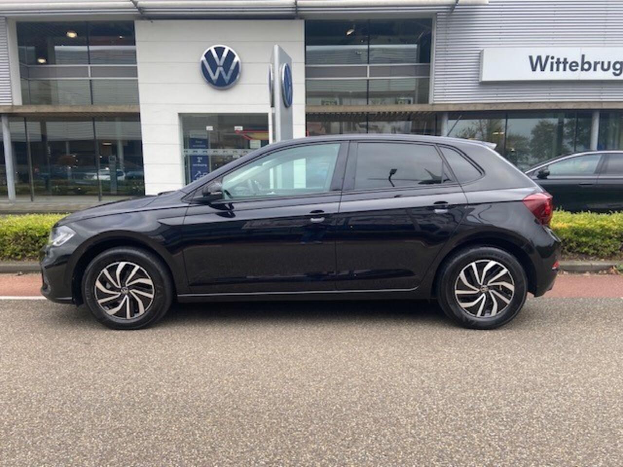 Volkswagen POLO 1.0 TSI Life Edition / Carplay / Parkeersensoren voor en achter / Camera / Velgen 'Essex', 15 inch lichtmetaal