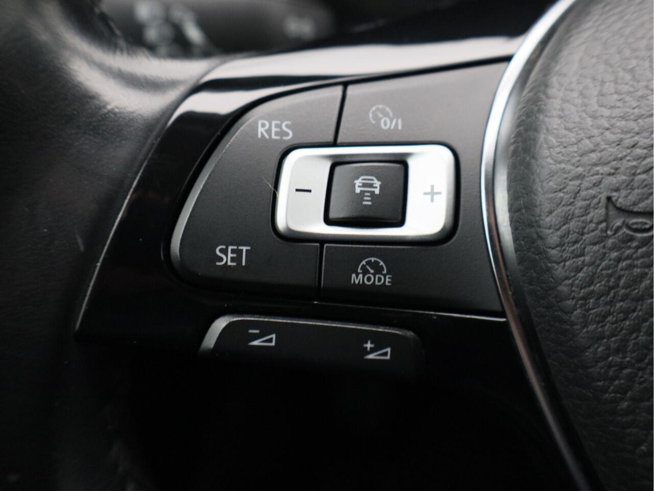 Volkswagen POLO 1.0 TSI Comfortline/ pdc voor en achter/ zeer mooi!