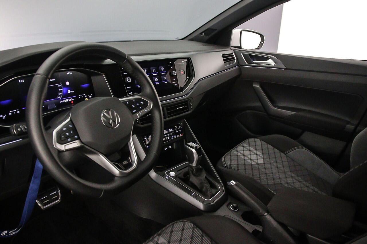 Volkswagen POLO R-Line Edition 1.0 TSI 95pk DSG Automaat Panoramadak, Beats audio, Navigatie, Adaptive cruise control, Achteruitrijcamera, LED matrix koplampen