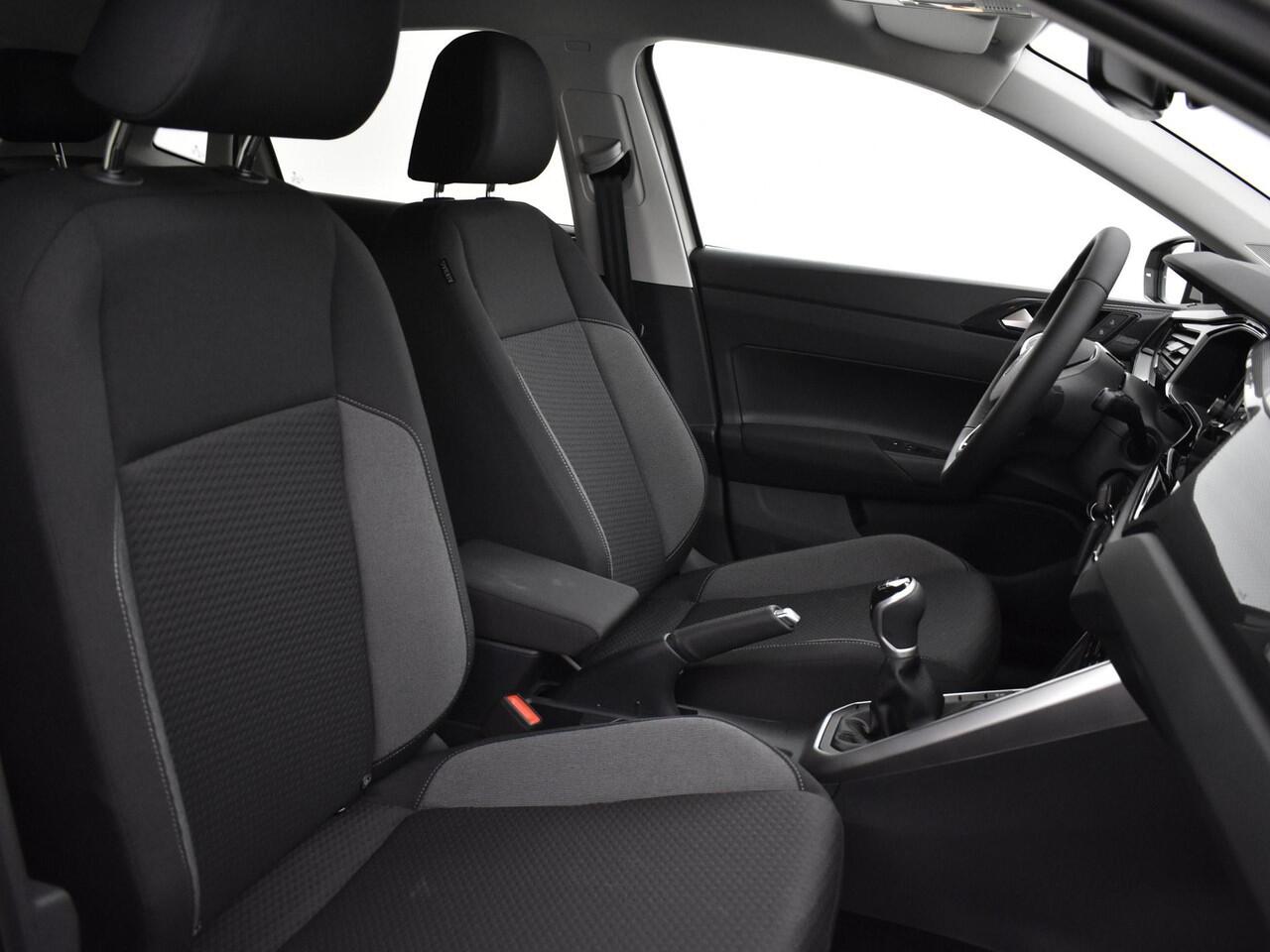 Volkswagen POLO Life Edition 1.0 TSI 95 pk 5 versn. hand · Achteruitrijcamera · regensensor ·