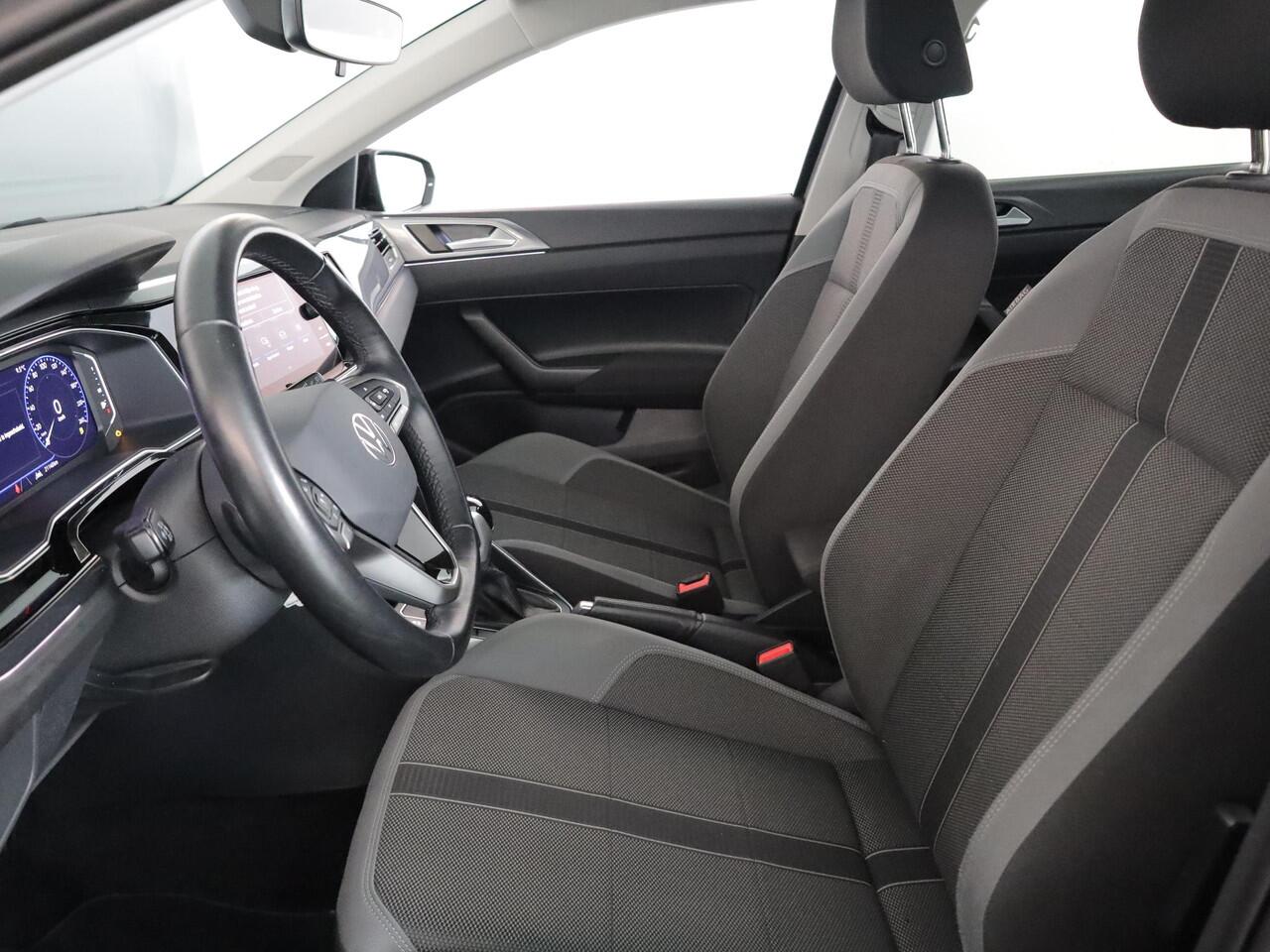 Volkswagen POLO 1.0 TSI Style 95 pk Automaat (DSG) | Navigatie | Parkeersensoren | Adaptieve cruise control | Matrix LED koplampen | Stoelverwarming |