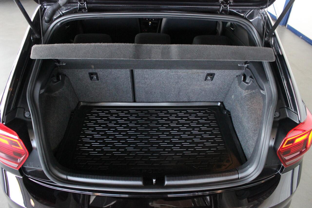 Volkswagen POLO 1.5 TSI Highline R-Line 1e eigenaar | NL-Auto | Virtual Cockpit | Camera | DCC | Carplay | Adapt. Cruise | Clima | 16" LMV | PDC V+A