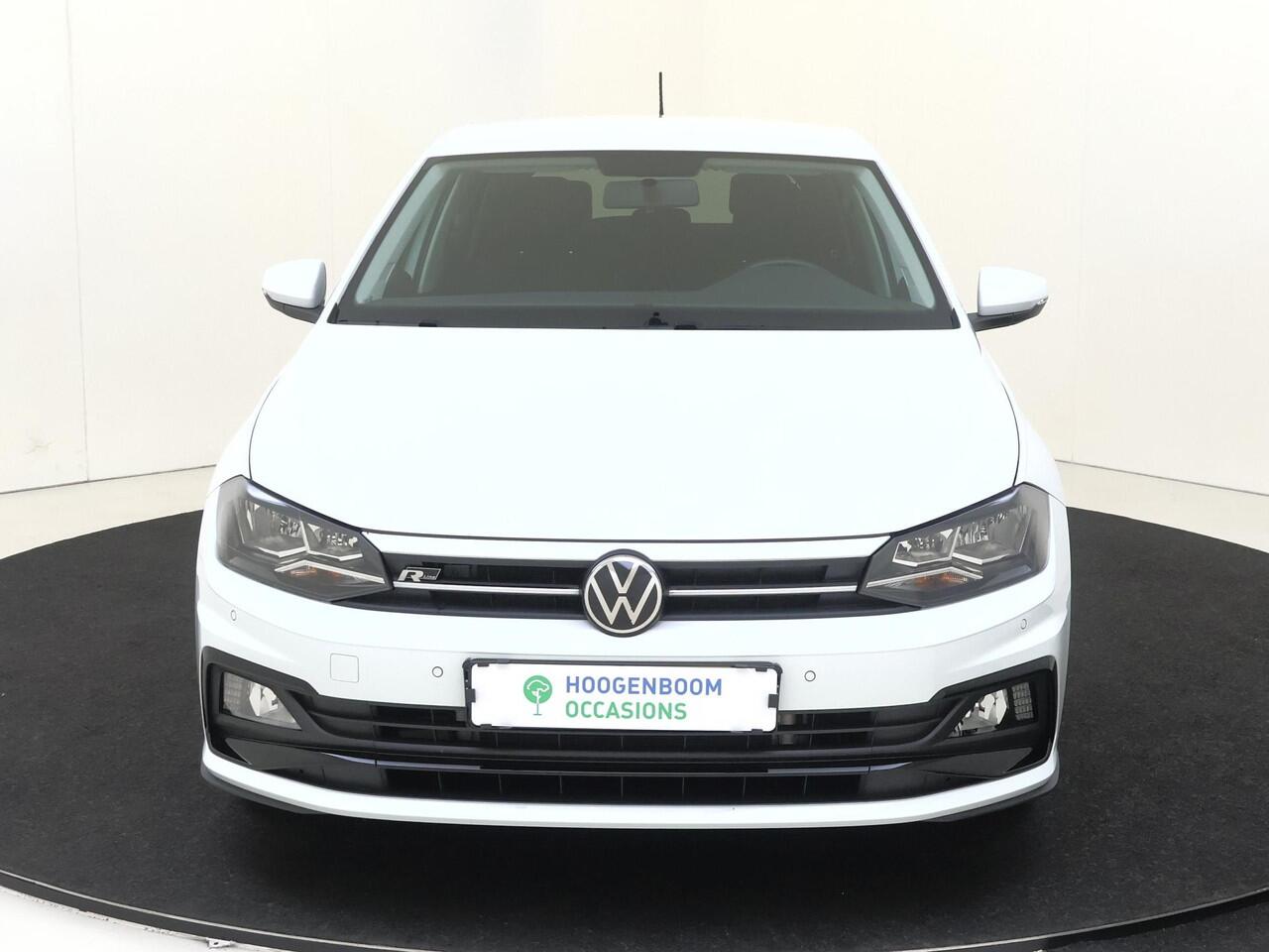 Volkswagen POLO 1.0 TSI R-Line Edition | Navigatie | Parkeersensoren | Airco | CarPlay | Adaptieve cruise control | Draadloze telefoonlader |