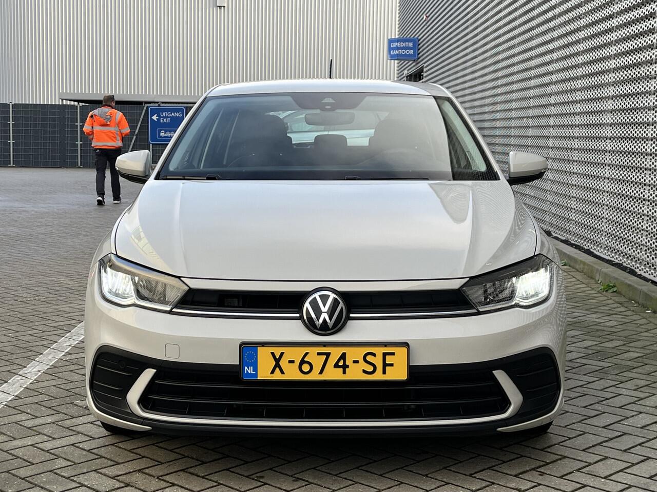 Volkswagen POLO 1.0 TSI Polo / App connect / Airco / Lichtmetaal 15 inch / Fabriekgarantie 2028 / P4