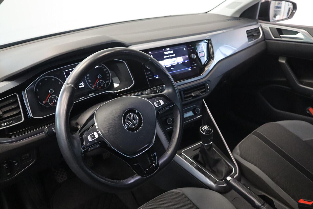 Volkswagen POLO 1.0 TSI Highline R-line Adaptive-Cruise Navigatie 17'Lmv 24 maanden garantie mogelijk (*vraag naar de voorwaarden)