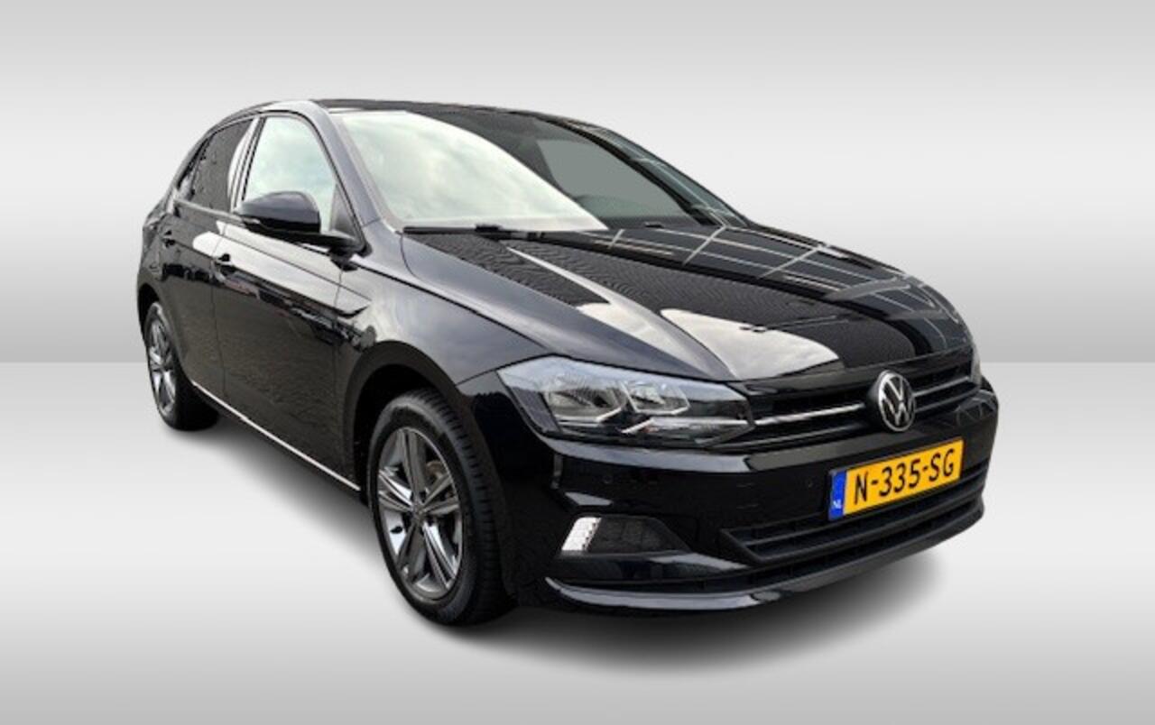 Volkswagen POLO 1.0 TSI Comfortline Parkeersensoren / LM velgen / Stoelverwarming / Navigatie