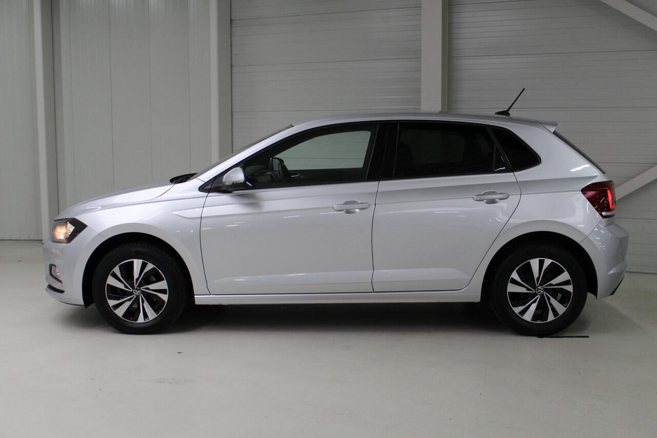 Volkswagen POLO 1.0 TSI Comfortline Business Navigatie | Camera | Parkeersensoren | Climate Control | Digitale Cockpit