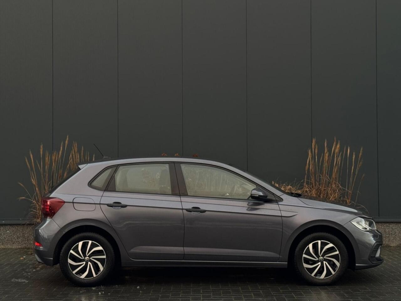 Volkswagen POLO 1.0 TSI Life GARANTIE NAVI APPLE CARPLAY ECC SPORTVELGEN