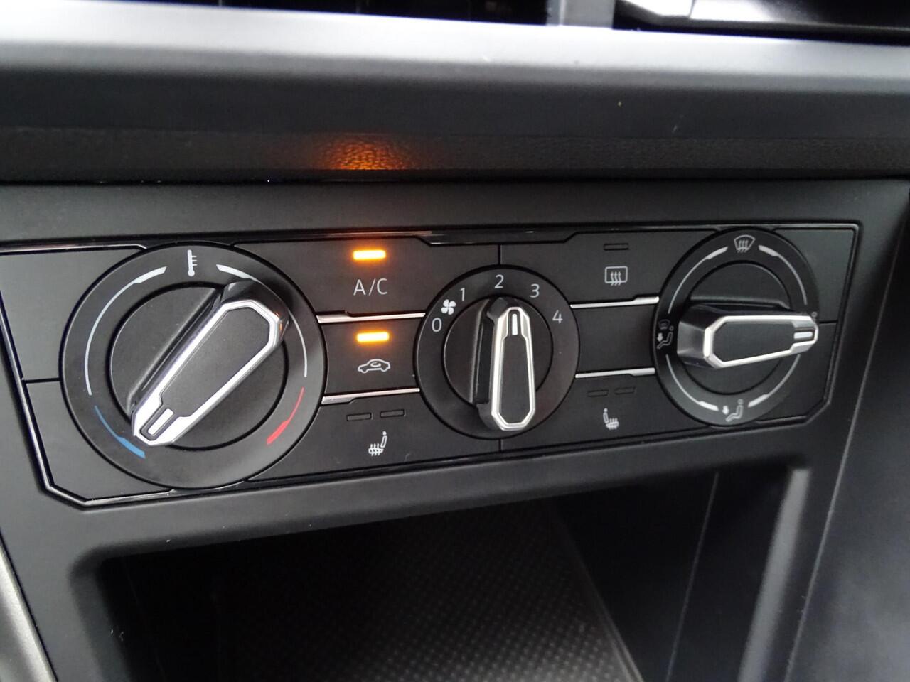 Volkswagen POLO 1.0 Tsi comfortline AUTOMAAT | VIRTUAL DISPLAY | STOELVERWARMING | NAVIGATIE | APPLE CARPLAY | KEYLESS ENTRY/GO | PARKEERSENSOREN VOOR EN ACHTER | CRUISE CONTROL |