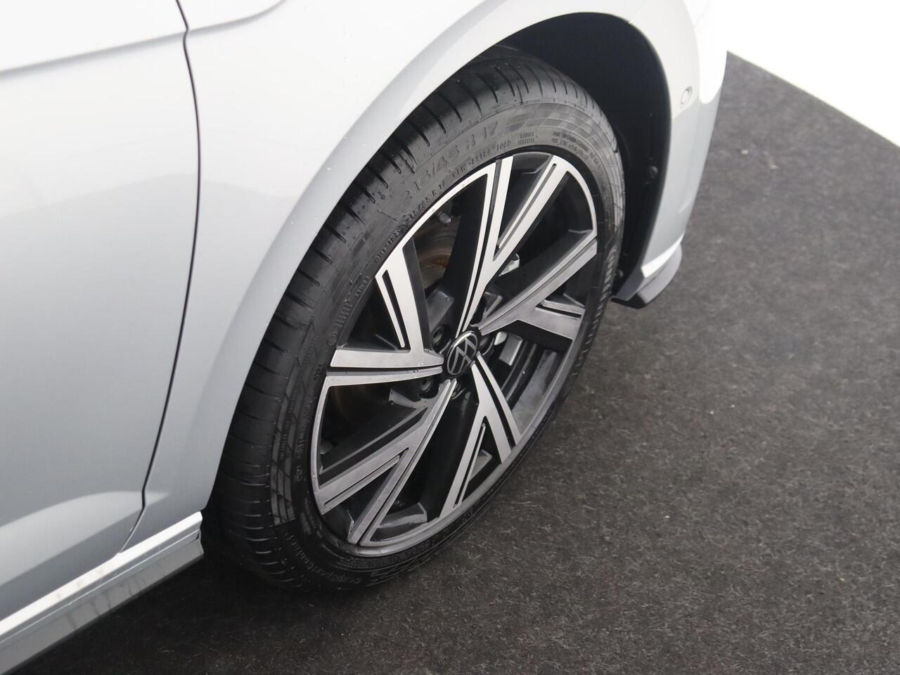 Volkswagen POLO R-Line Edition | 'App-Connect' draadloze smartphone integratie | Achterlichten LED | Afstandscontrolesysteem (Front Assist)