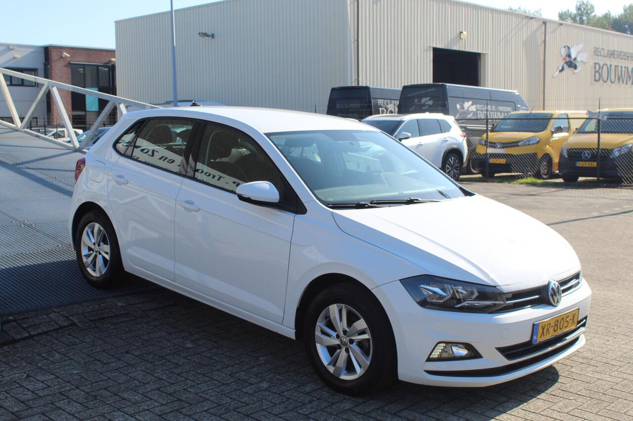 Volkswagen POLO 1.0 TSI Comfortline Navigatie/Adaptive cruise control/Apple carplay/Airco/DAB/Multifunctioneel stuurwiel/Elektrische ramen/Elektrisch verstelbare spiegels/15'' Lichtmetalen velgen.