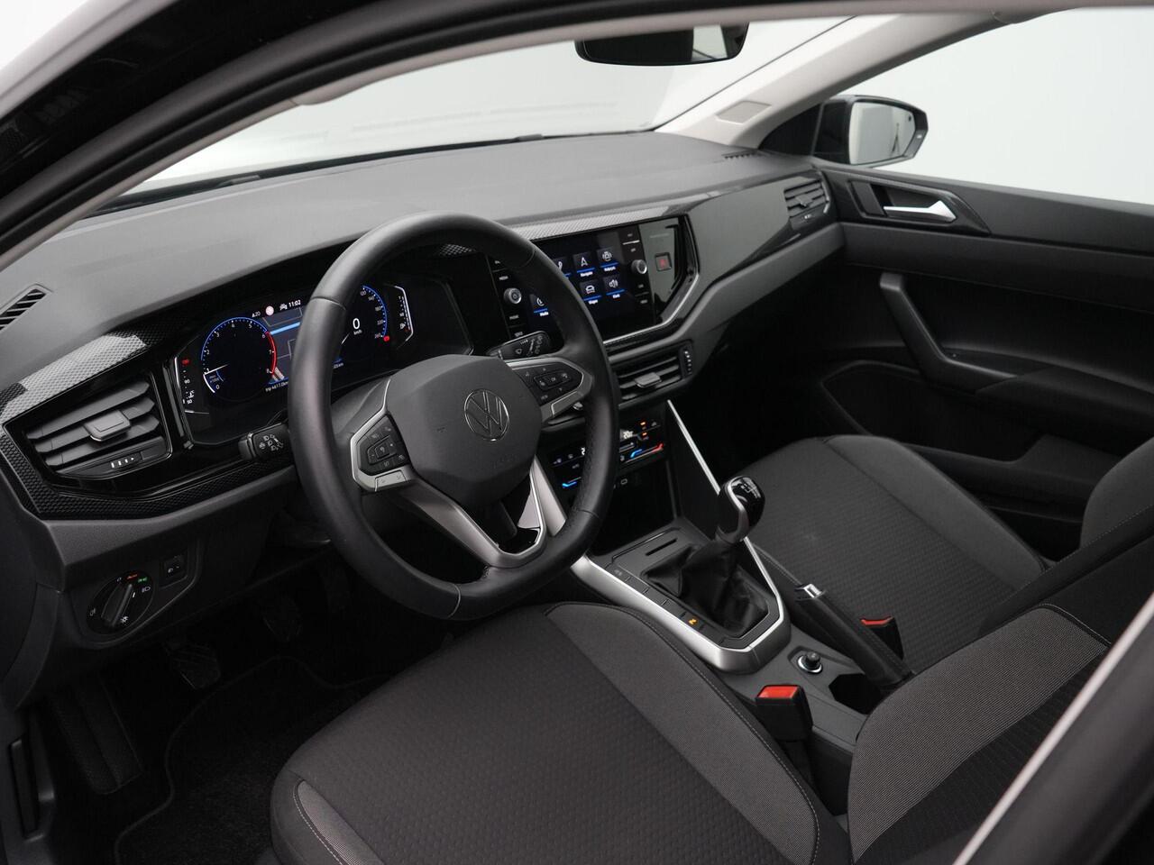 Volkswagen POLO 1.0 TSI 95 pk Life Business | Navigatie | Adaptive Cruise | Parkeersensoren voor/achter | Climatronic