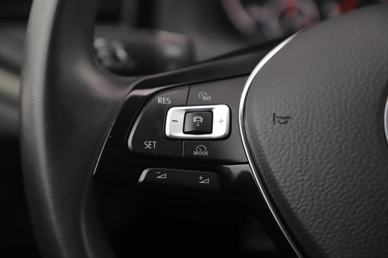 Volkswagen POLO 1.0 TSI Comfortline Business 95PK Navigatie Carplay Android Climate Control Adaptive Cruise 17 inch Pretoria Zwarte Velgen Parkeersensor