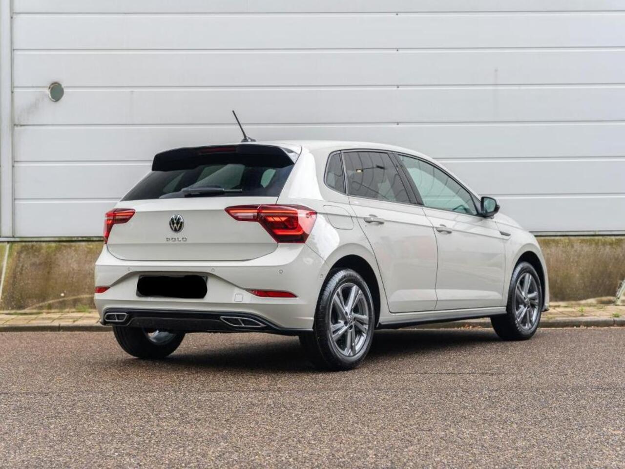 Volkswagen POLO R-Line Edition 1.0 TSI 95 PK 7 Versn. DSG · Voorraad Actie · Prijs is inclusief EU 2000,- inruilpremie · Speciaal ingekocht