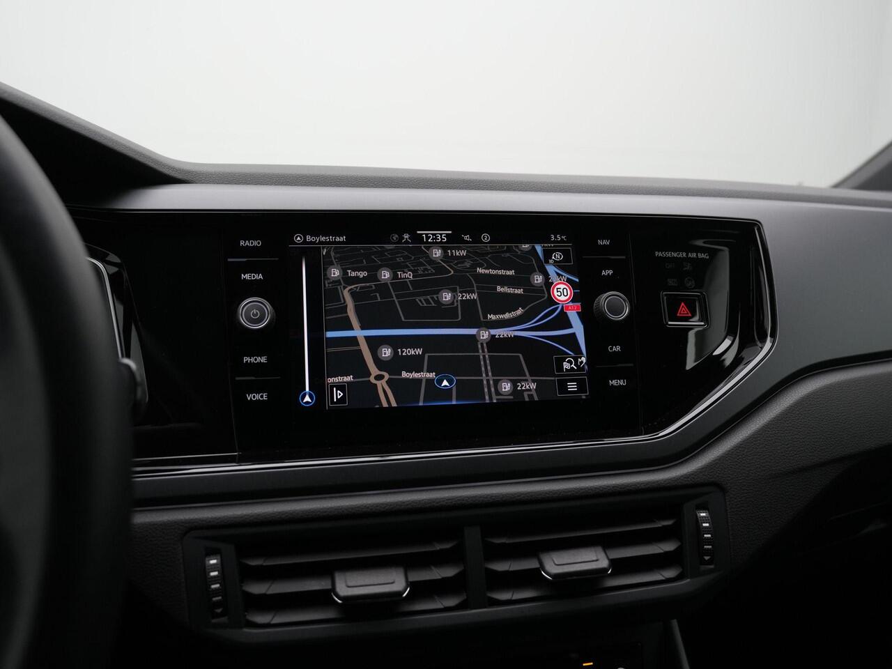 Volkswagen POLO 1.0 TSI 95 pk DSG R-Line | Panoramadak | IQ Light | Achteruitrijcamera | Stoelverwarming | Navigatie | Adaptive Cruise