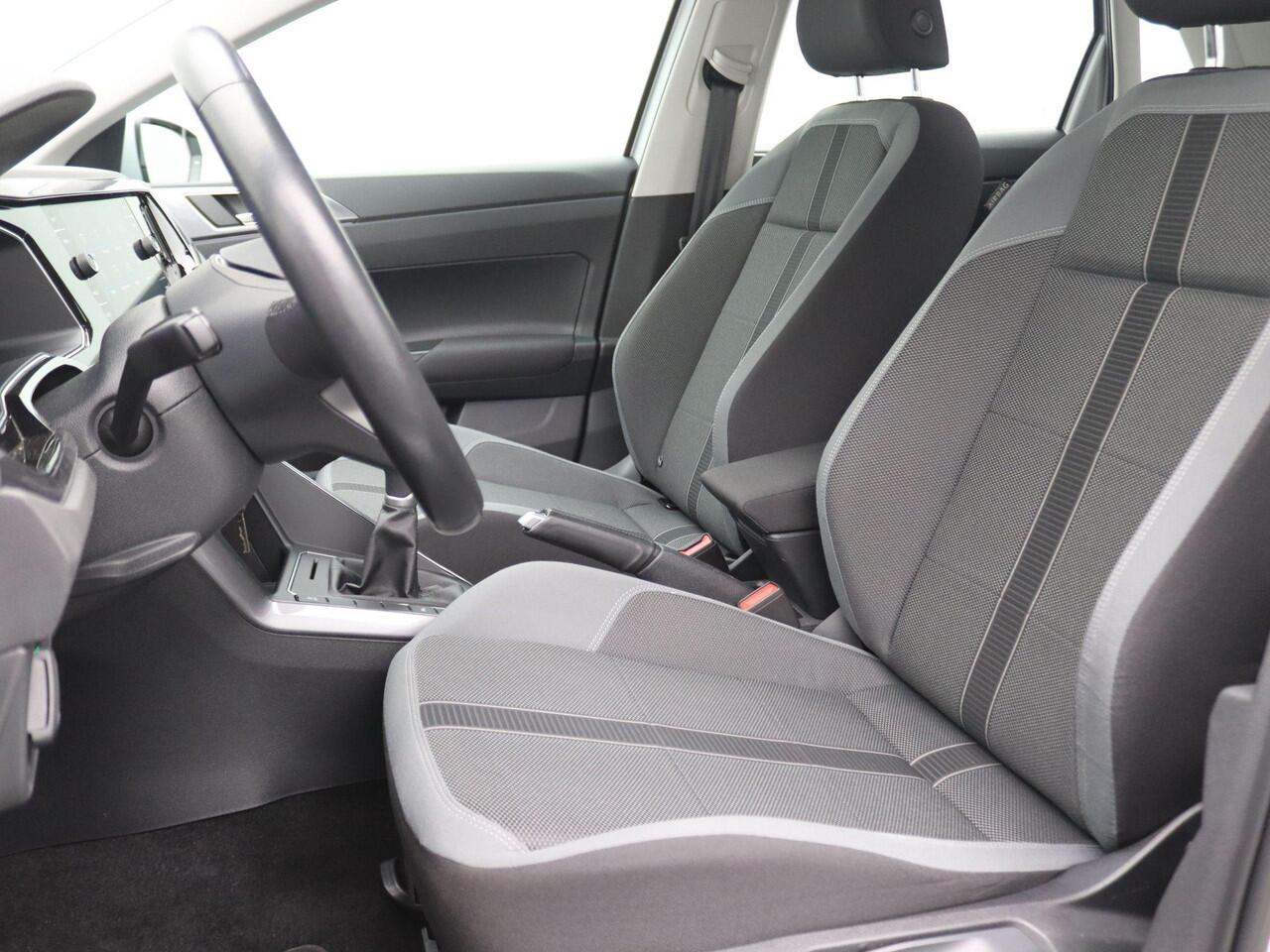 Volkswagen POLO 1.0 TSI Style 95PK Adaptieve Cruise Controle, Achteruitrijcamera, Matrix-LED Verlichting, Navi via Apple Carplay/Android Auto, Stoelverwarming, Clima, Trekhaak, 15" LM Velgen