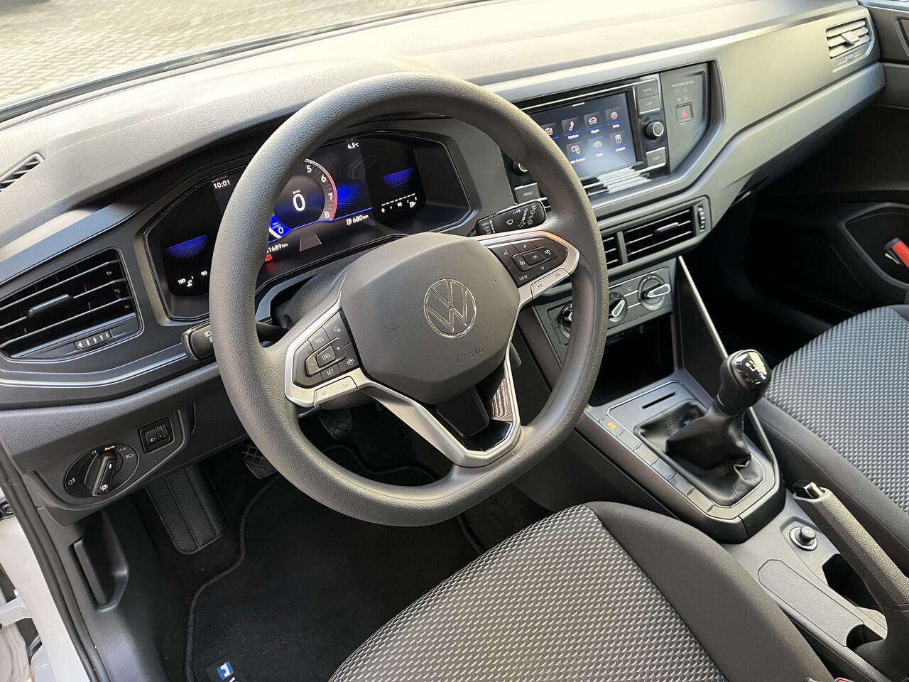 Volkswagen POLO 1.0 TSI Polo / App connect / Airco / Lichtmetaal 15 inch / Fabriekgarantie 2028 / P4