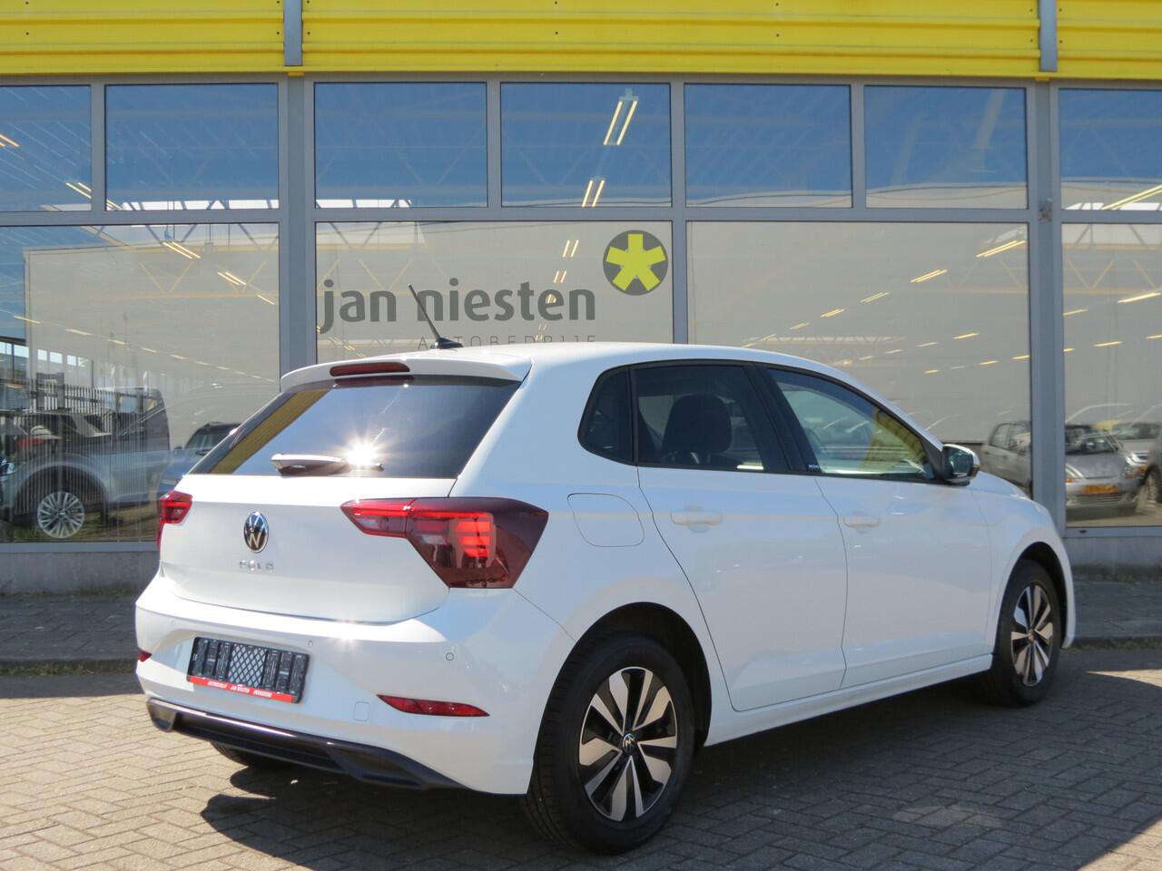 Volkswagen POLO 1.0 MPI Polo -80pk- Move | LED | Climate Control | Stoelverwarming | Parkeersensoren | Rijklaarprijs incl. 1 jaar Bovag garantie