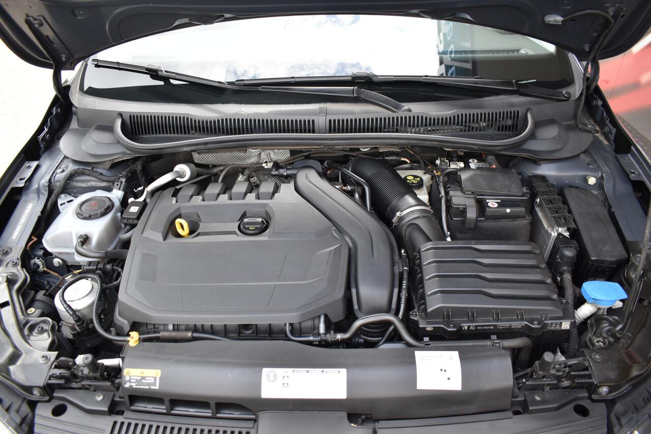 Volkswagen POLO 1.5 TSI Highline Business R / Automaat / Cruise C. / LED / Parkeerhulp / Bluetooth /