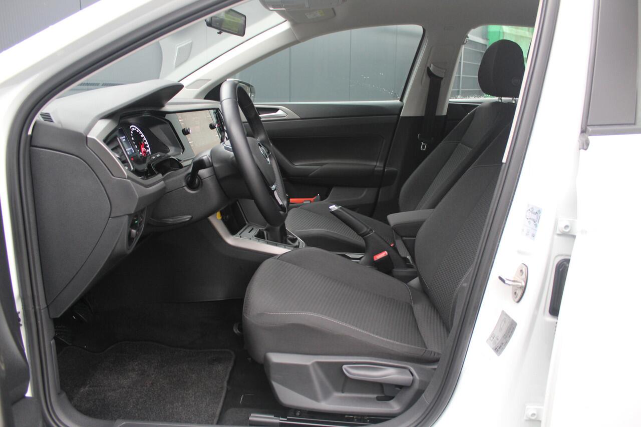 Volkswagen POLO 1.0 TSI Comfortline | incl. 12 maanden garantie | Adaptive cruise | Navi | Airco | Carplay | DAB+ | 15" LM velgen | Mistlampen voor | Isofix | Origineel NL auto | Dealer onderhouden |