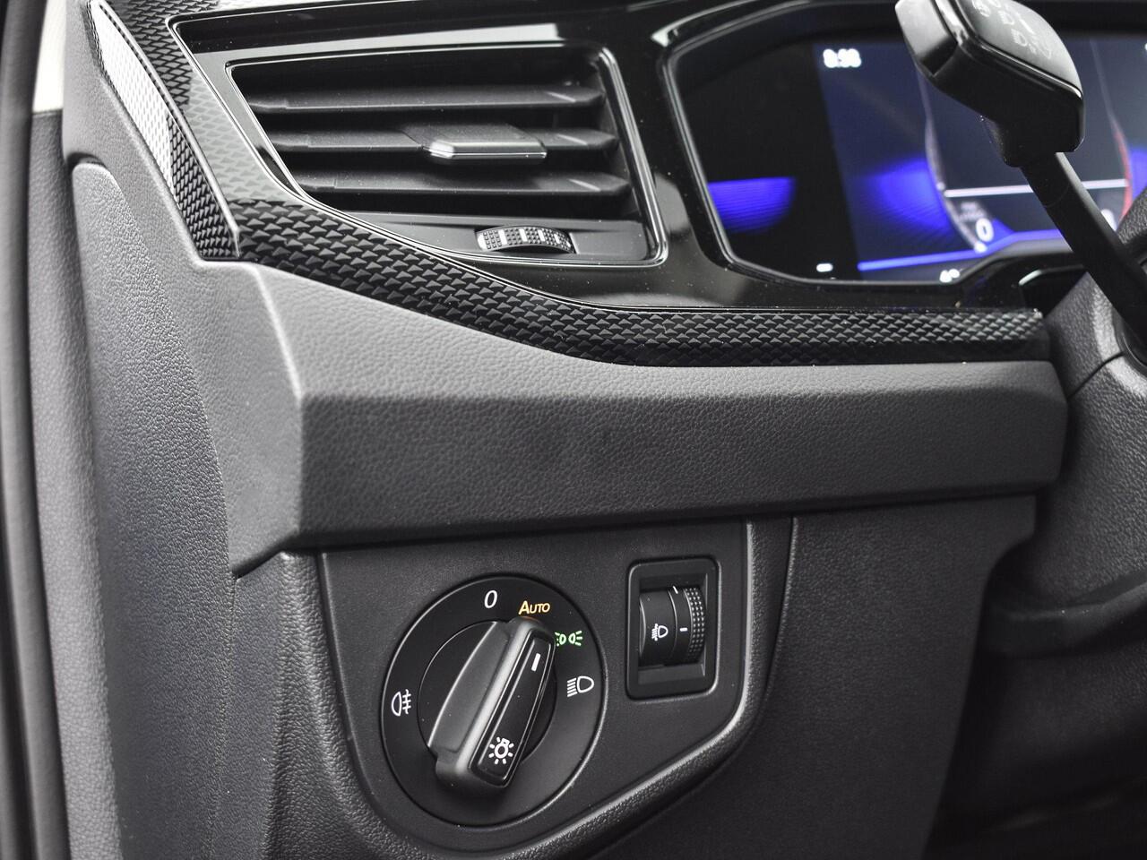 Volkswagen POLO 1.0 TSI 95pk Life · Apple/Android Car Play · P-Sensoren · Getint Glas · Airco · 15'' Inch · Garantie t/m 11-09-2027 of 100.000km